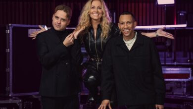 Le trio de présentateurs du Melodi Grand Prix 2025 (crédit photo Celina Øier / NRK)